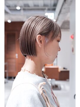 オーパスバイアンブルリュクス 池袋(Opus by ambleluxe) タッセルボブ/切りっぱなしボブ/ミルクティーカラー