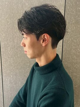 ニアウ 新宿(Niau) MEN’S/リバースセンターパート/ニュアンスパーマ/新宿
