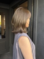 ニュートライズ(NEUTRIZE) ミディアムレイヤー 前髪カット オリーブベージュ 水素カラー