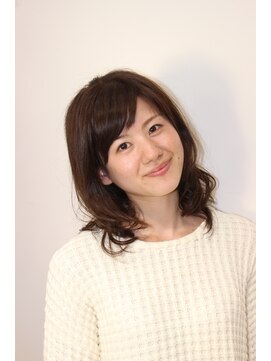 アズール 草加(azule) 柔らかい質感のふんわりパーマでヘルシーレイヤー大人女子ミディ