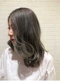 イルミナカラー  × グレイ系