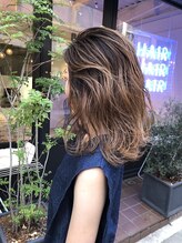 アメリカで爆発的人気のカラー技法【バレイヤージュ】