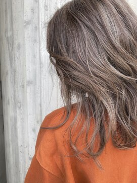 リバレッジ 広尾(Leverage) ハイライトアッシュベージュ