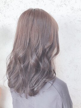 タエビスアリッサム(Taebis Alyssum) ブリーチなしベージュカラーイルミナカラー北習志野