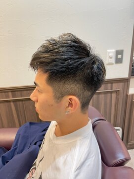 ミリオンバックス 御徒町店(Million Backs) ツーブロックマッシュ/スキンフェード<理容室>[メンズ/御徒町]