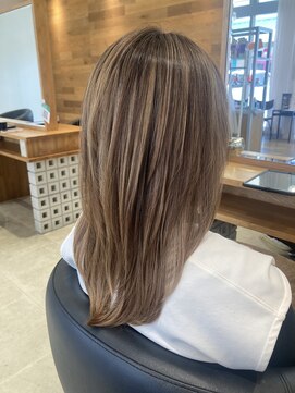 ストーリアエフ カミトザッカ(storia.f kami to zakka) 白髪気になる！パサパサが気になる！方におススメ！！髪質改善！