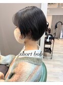 20代30代透明感暗髪アッシュブルーグレージュ丸みボブ