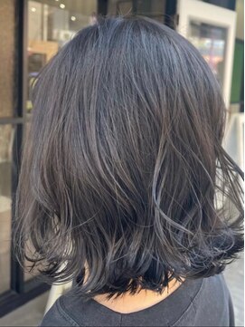 ネオリーブルノン 日吉(Neolive Runon) 外ハネボブ切りっぱなし透明感グレージュカラー日吉