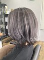 ヘアデザイニング アヴァンセ(HAIR DESIGNING Avance) シルバーグレーのアンブレラカラー♪