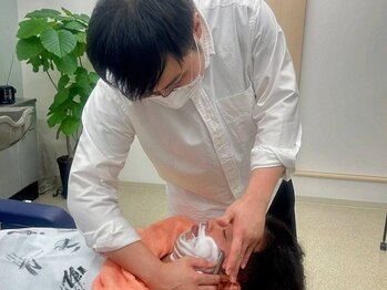 カットサロン うちだの写真/心地よいシェービングと眉毛デザインで、至福のひとときと、お顔の印象アップ！是非お試しください。