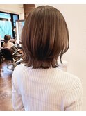 小顔イメチェン、ブルーグレージュカラーくびれレイヤーボブ