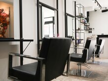 スタイリスト1人なので、ワンツーマンで施術致します☆