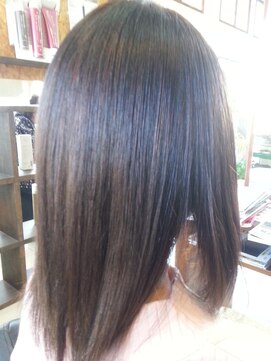 オッジ ヘアー ジャッロ(Oggi Hair giallo) 大人可愛いニュアンスセミディ