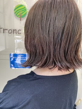 トロンヘアー(tronc hair) 抜け感たっぷり切りっぱなしボブ