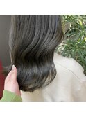 透明感オリーブグレージュ