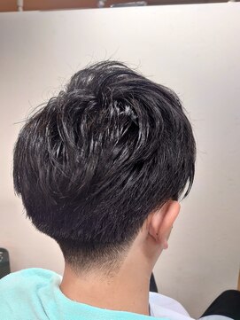 ヘアーカットデザインサロン スマッシュ 田町店(Hair cut design salon Smash) 束感マッシュ ショート ツーブロック フェード ビジネススタイル