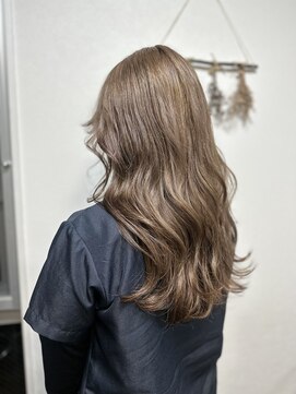 ジウ 上通り(JIU) 20代30代小顔ゆるふわロングベージュ