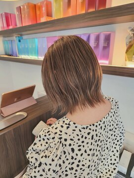 ラリス(Ralis) くびれボブ×ベージュナチュラルハイライト