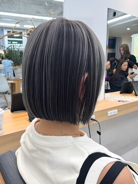 エトワ(ETOWA) 切りっぱなしボブ/グレージュカラー/ハイライト