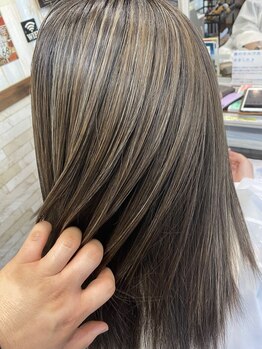 個性を引き立たせるスタイルを実現◇過去のブリーチ歴があっても大丈夫◎特殊カラーもお任せください！