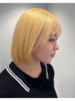 ノラ ウメダ(NORA UMEDA)&nbsp;ブロンドヘア抜きっぱなし切りっぱなしボブ大阪梅田