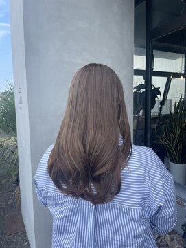 ブラウンベージュ