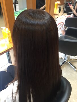 ブレイス(BRACE) イルミナカラーで夏の退色毛をトーンダウン