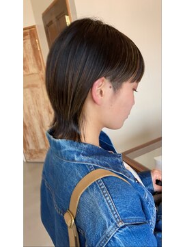 バショ(ba sho) 少し攻めた刈り上げワイドバングウルフ　ウルフヘア