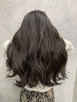 ボンドバイテトテ 三宮元町(BONDbytetote) ダークグレージュ