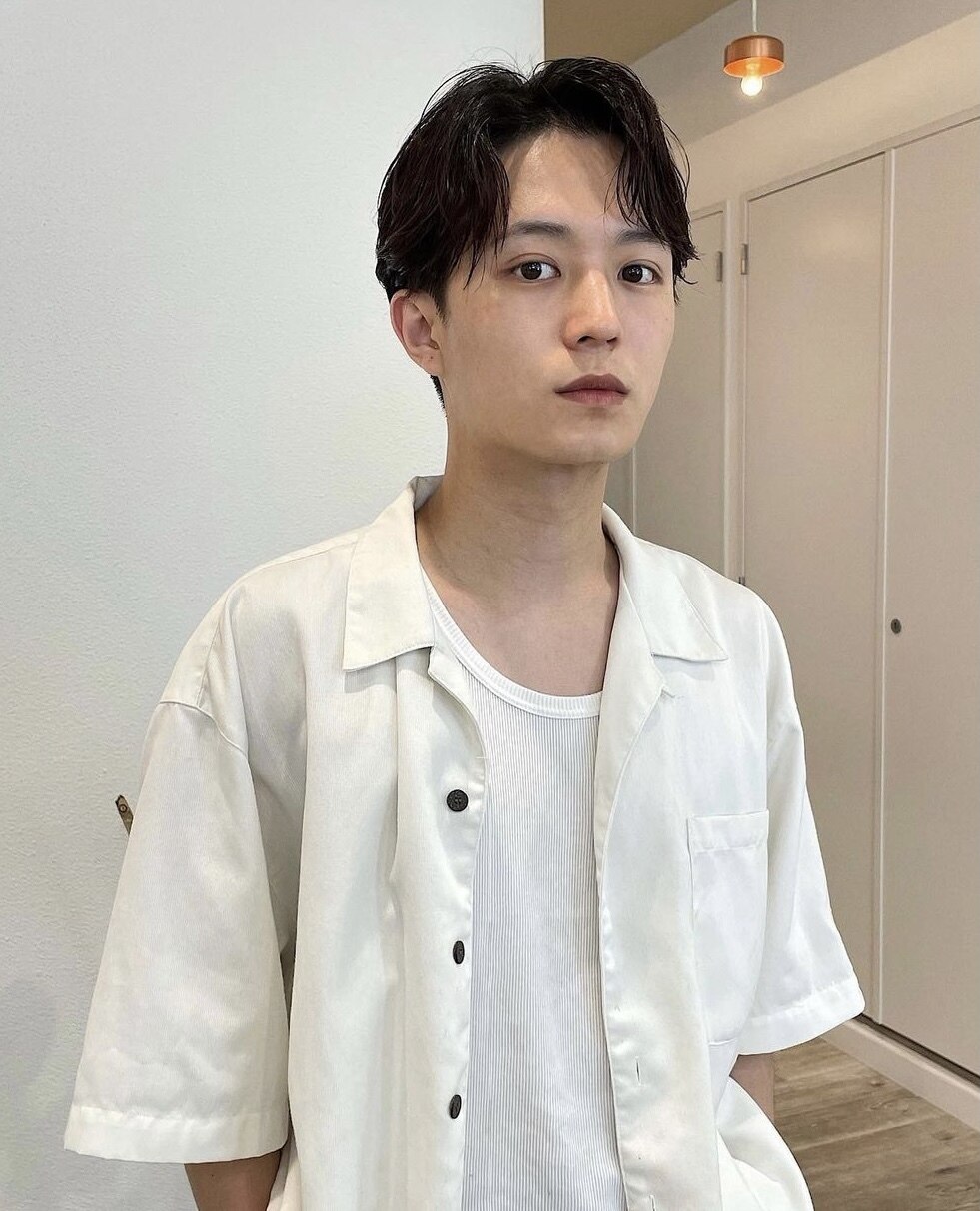 ウェットセンターパート七三オールバックツーブロック（表参道