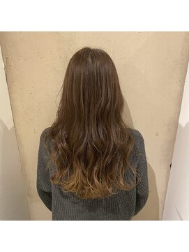 ラヴィズム(LUVISM) ロングヘア　グラデーション　１０代２０代３０代