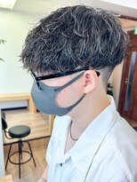 ウェイビーエフティフィフス 横浜西口(WAVEY ft.fifth)&nbsp;ツイストスパイラルパーマ波巻きスパイラル刈り上げマッシュ