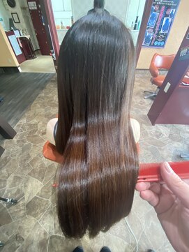 色髪美人 ナチュラルストレートヘアー