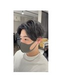 スーツ短髪ツーブロック束感モテる黒髪シークレットパーマ流行