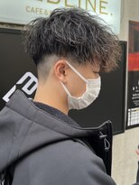 イーラ(era)&nbsp;ツイストスパイラルパーマメッシュ前下がりマッシュ眉毛