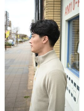 フォーコーナーズカットショップフェイビーズ 名古屋西(FourCornersCutShop favey's) センターパート　あまがり