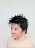 毛先を遊ばせるスパイキースタイル