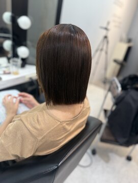 ブロンド(Blonde) 酸性ストレート　ボブ