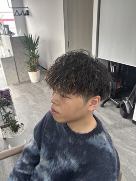 リイ(Lii) メンズ　ショート　ツイスト　ツイストパーマ　刈り上げ　パーマ