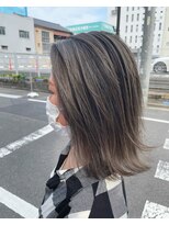 スパークスヘア(Sparks hair)&nbsp;透明感溢れるスモーキーベージュカラーのご紹介です☆