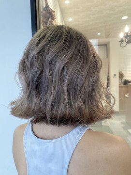 ラフトーキョウセカンド(RAF TOKYO 2nd) グレージュカラー