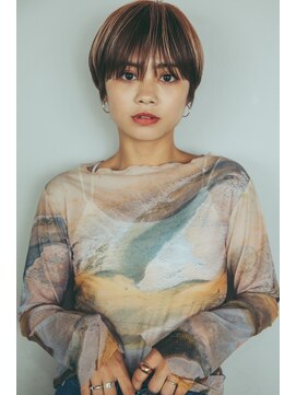 クラン(clan) 外ハネボブセクションカラーグラデーションカラーペールベージュ