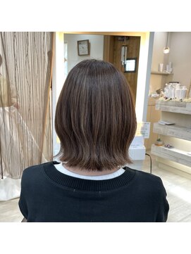 フゥカ 類家店(fuka) 八戸ボブ極細ハイライト白髪ぼかしベージュ20代30代40代50代