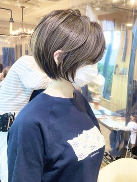 バンプ ギンザ(BUMP GINZA) 30代、40代/丸みくびれショートボブ×白髪染めハイライト/大宮