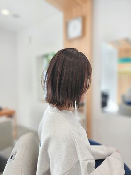 ツナグ(TSUNAGU) 質感にこだわった外はねボブ×落ち着いた透明感カラー