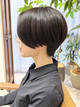 スナッグ(Snug.) 【Snug.銀座】大人クールなセンターパート×前下がりショート