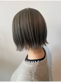 ハイトーンぱっつんボブ