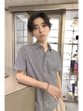 メンズレコ 渋谷(MEN'S LECO) センターパートニュアンスパーマフェザーパーマブルーブラック