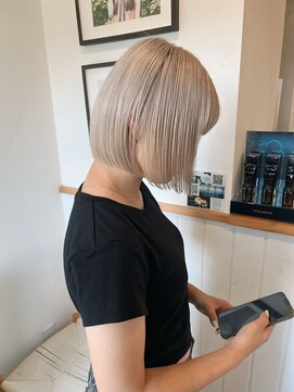 ジジ フィーカ 佐野(Gigi fika) ホワイトベージュ