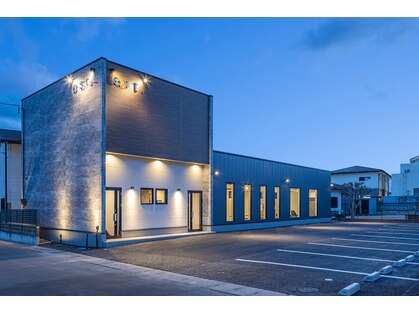 エスト(est.)の写真